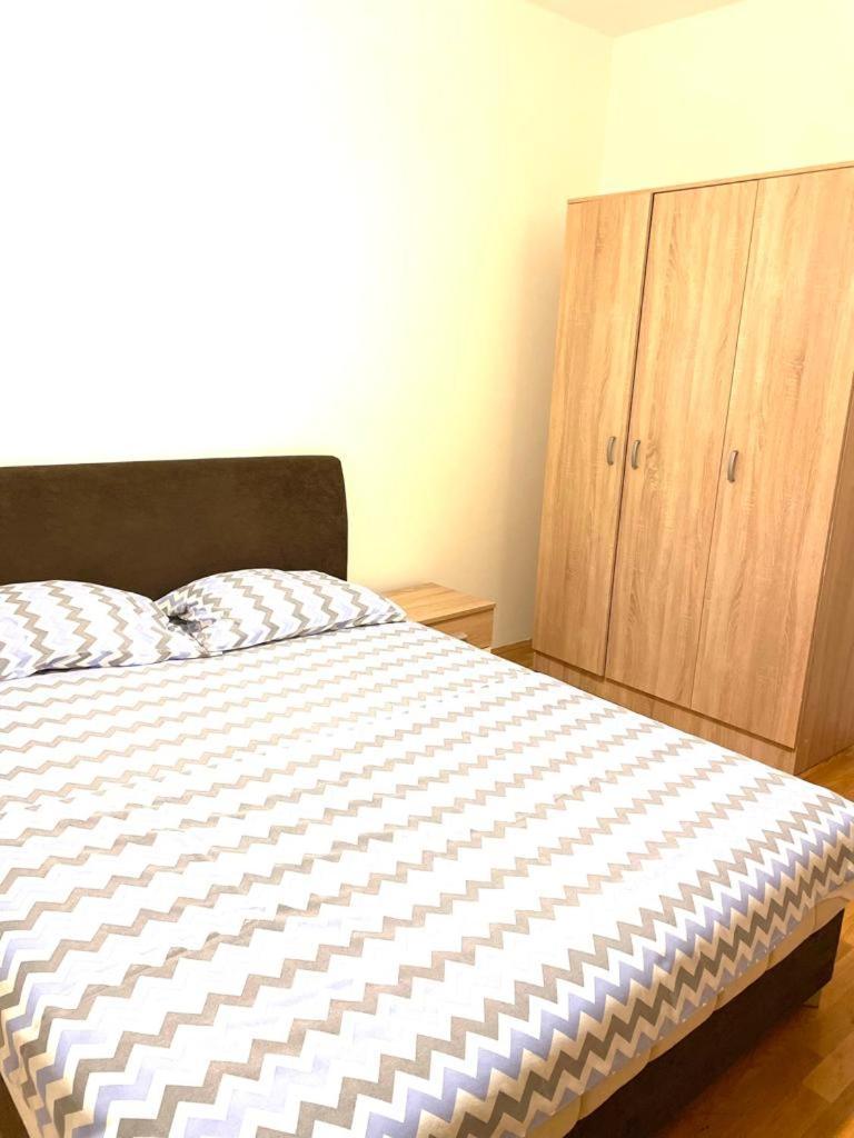 Appartamento Naki Apartman Podgorica Camera foto